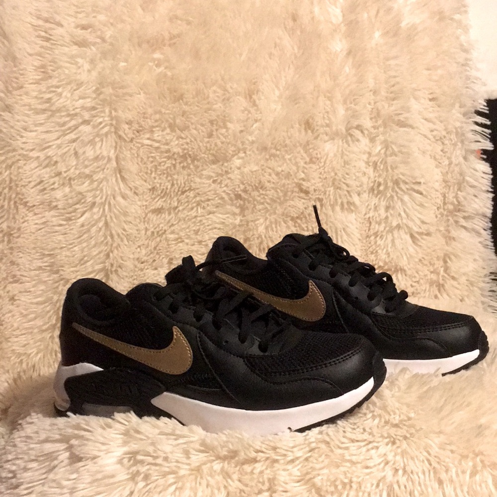 Size 8 1/2 Nike air max *new*